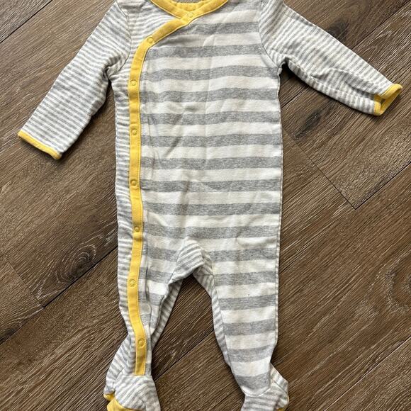 Gymboree Gender Neutral 6-9M Grey & White Striped Sleeper with Yellow Accents - Picture 1 of 3